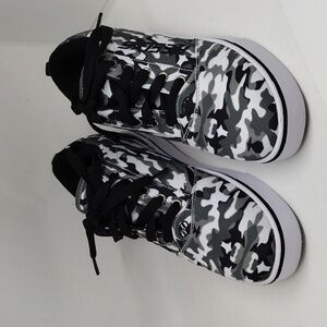 Heelys Black White and Gray Camo Print Youth‎ Size 6